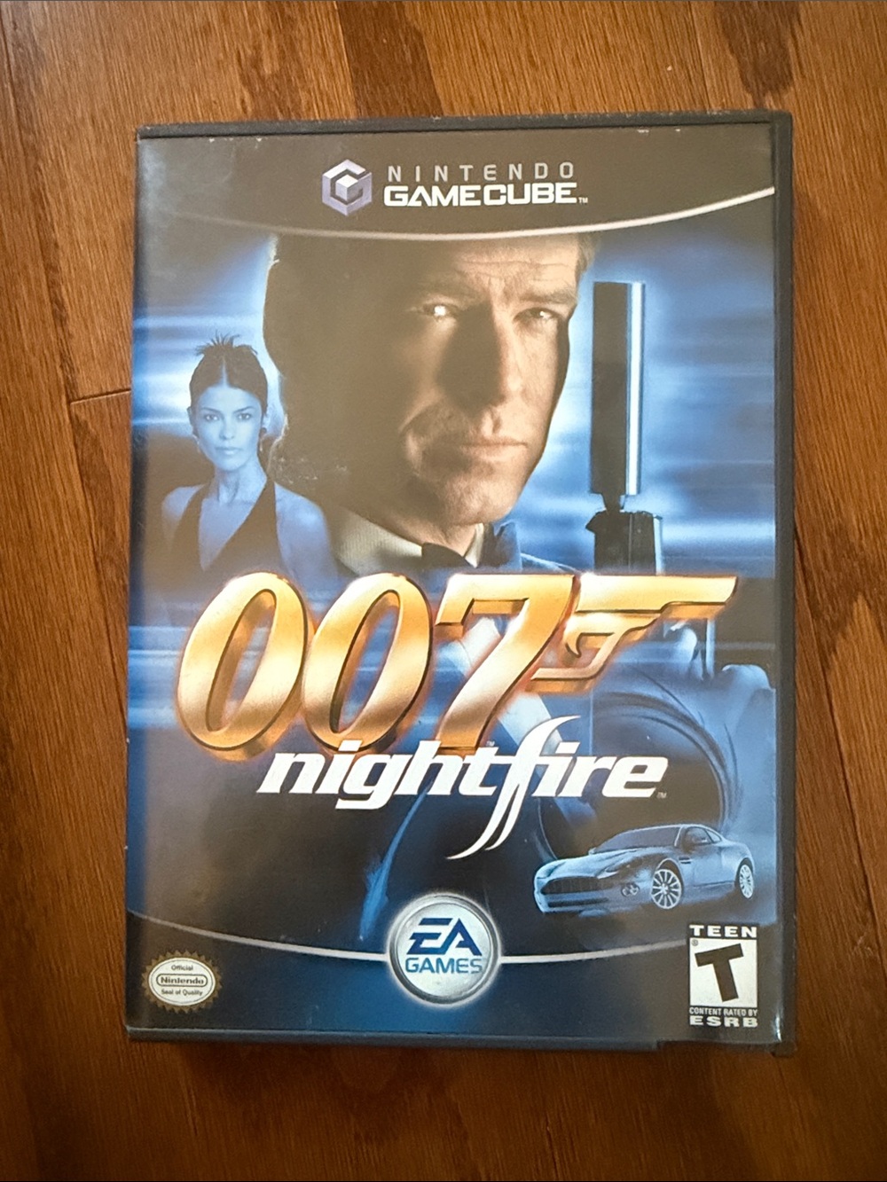 James Bond 007 Nightfire Nintendo GameCube Game Complete with Manual